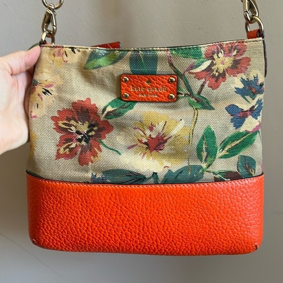 Kate Spade Grove Court Crossbody Bag Coral Leather Floral - Picture 1 of 10